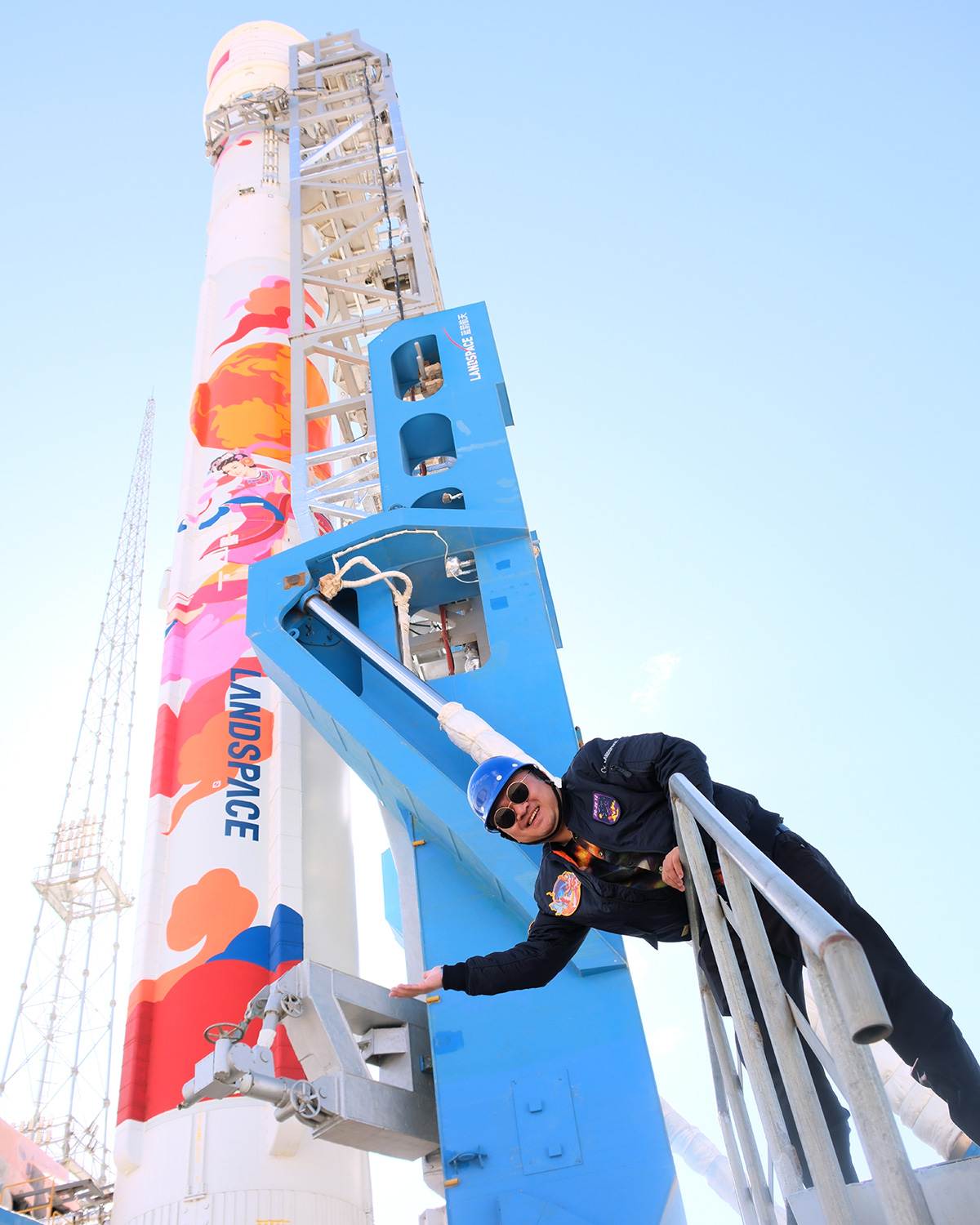 Art Rocket: Chang’e Flying to the Moon