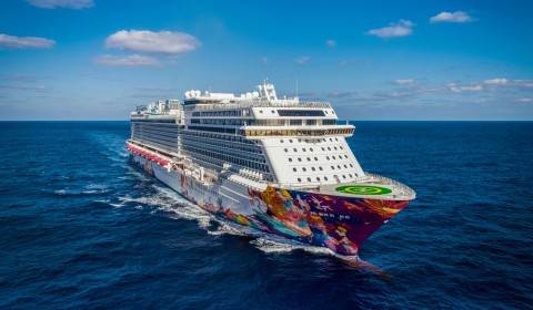 World Dream Cruise: Chang’e Flying to the Moon