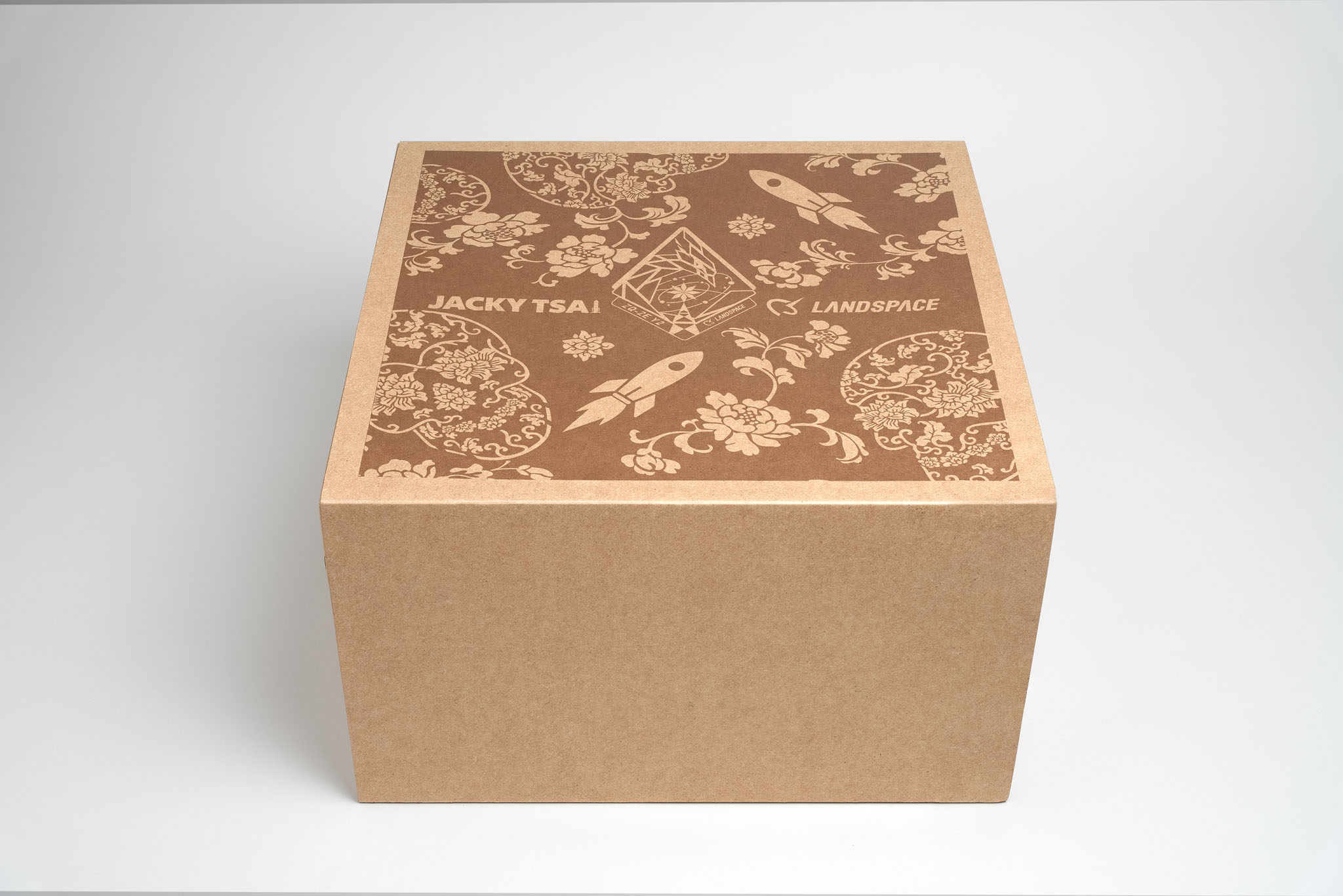The illustrated presentation box for Journey to the East