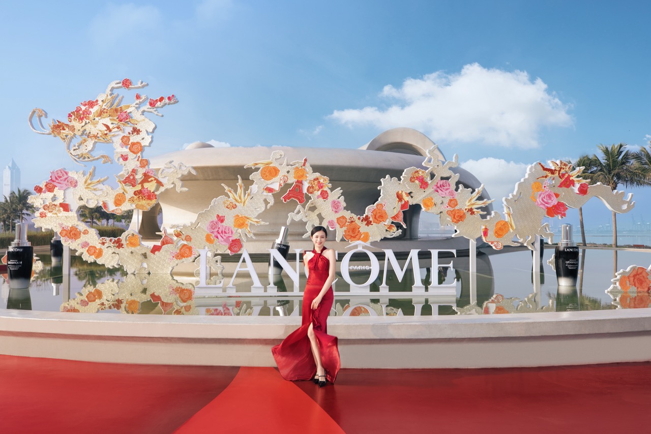 Lancôme Loong installation at The Cloudscape in Haikou